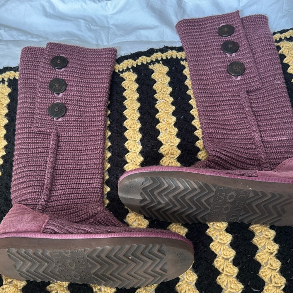 Button up UGG boots barely worn purplish color size 8